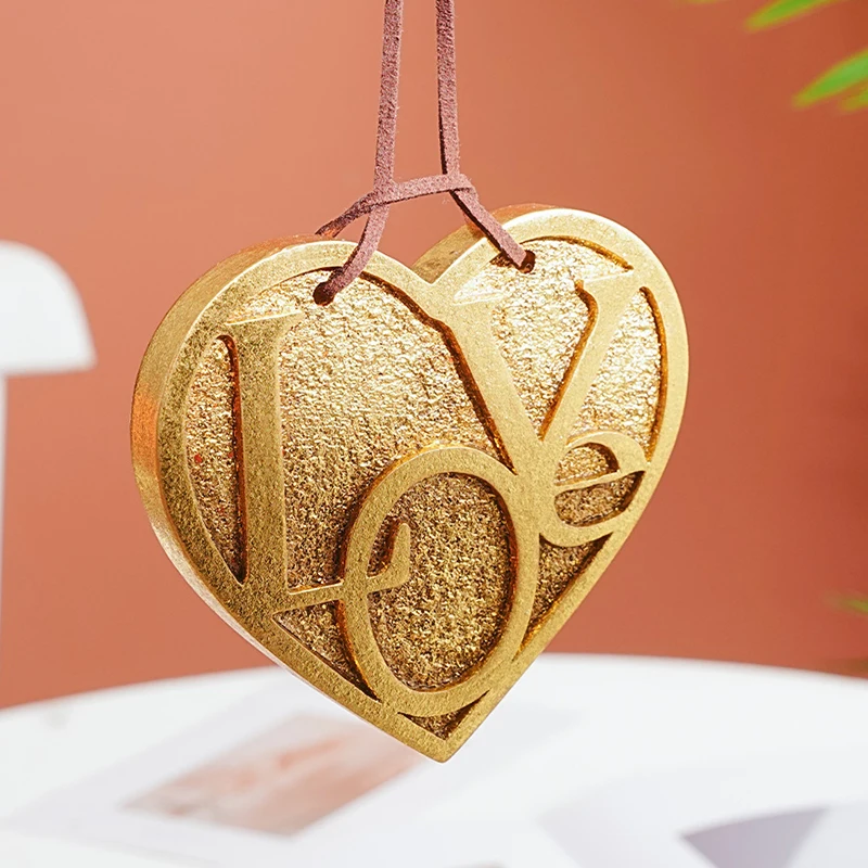 1PC, resin-made heart-shaped home decoration pendant, suitable for decoration in stores, restaurants, parties and other venues