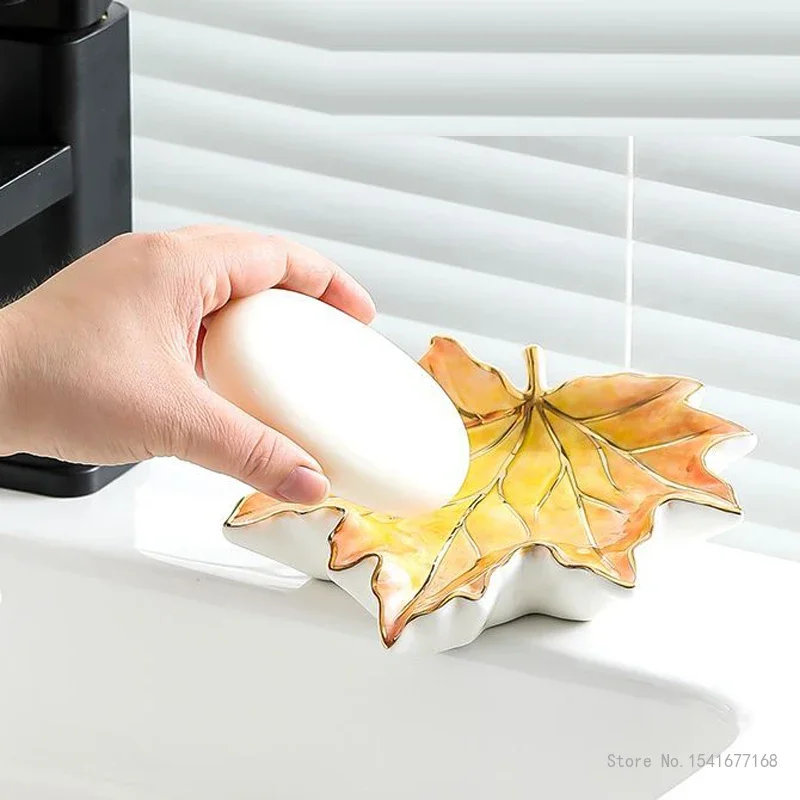 Creative Light Luxury Maple Leaf Soap Box, Storage Rack Ceramic Home Bathroom Supplies No punching Draining Water Soap dish, 1Pc