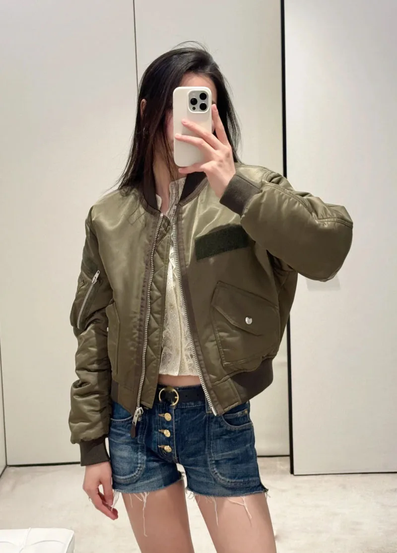 

Workwear style, fashionable and trendy women's jacket, zippered large pocket design, simple solid color casual versatile coat