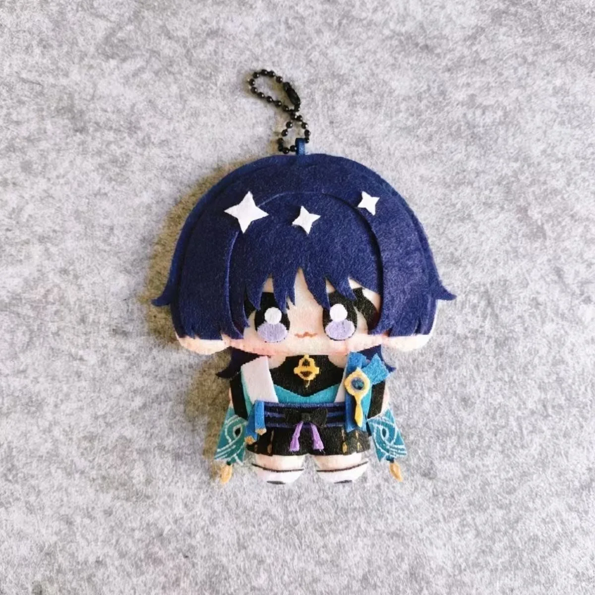 Neuer Genshin Impact Venti Cosplay 10CM Anime Plüsch Rucksack-Anhänger Weihnachtsgeschenke – Detail 1
