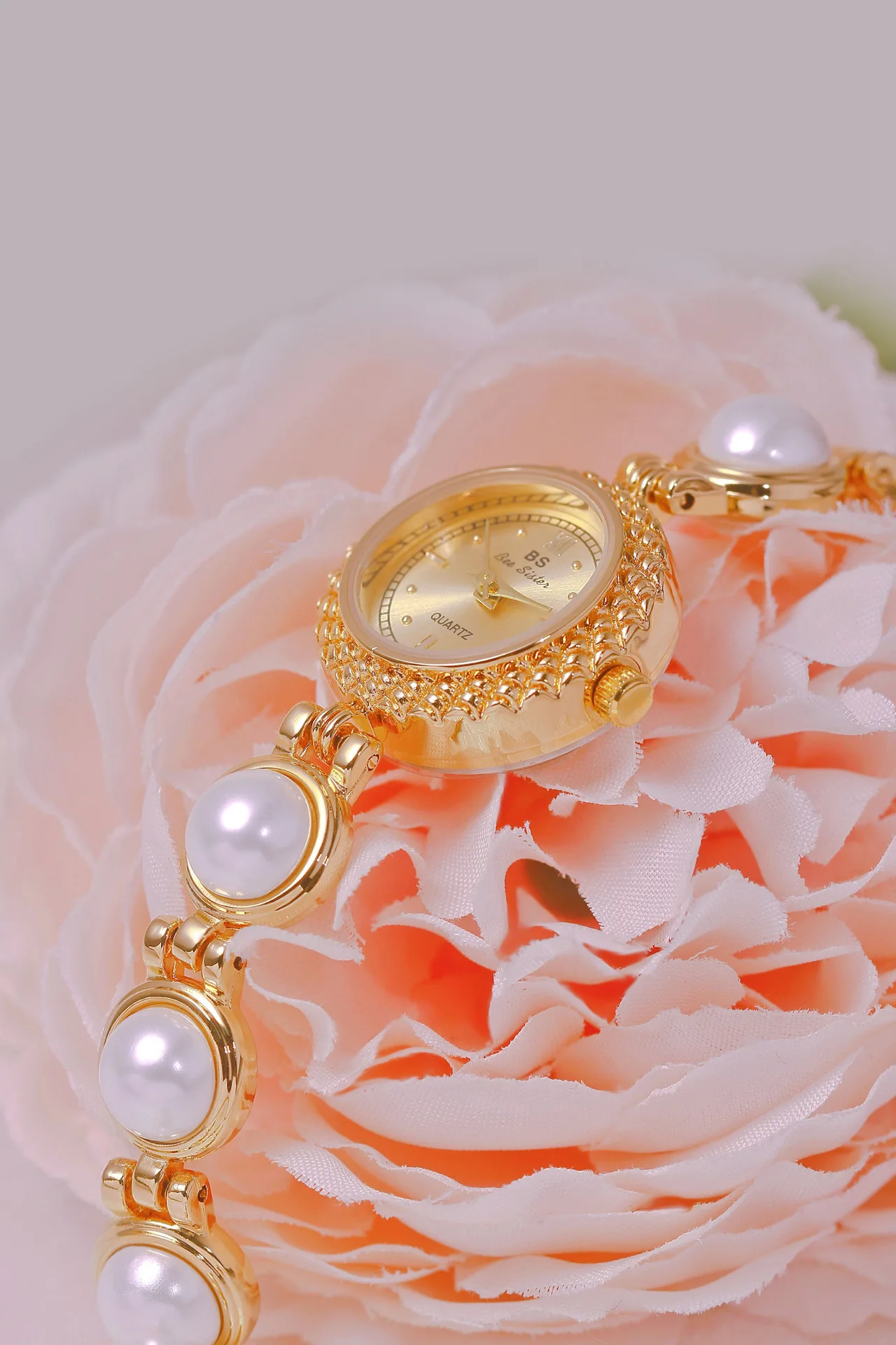 Reloj de pulsera para mujer estilo medieval con perlas_voghion.com