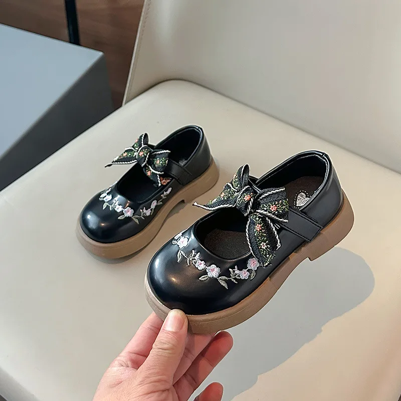 New Spring Girls Leather Shoes Sweet Embroidered Children Princess Shoes Elegant Bowknot Kids Fashion Causal Mary Jane Hot