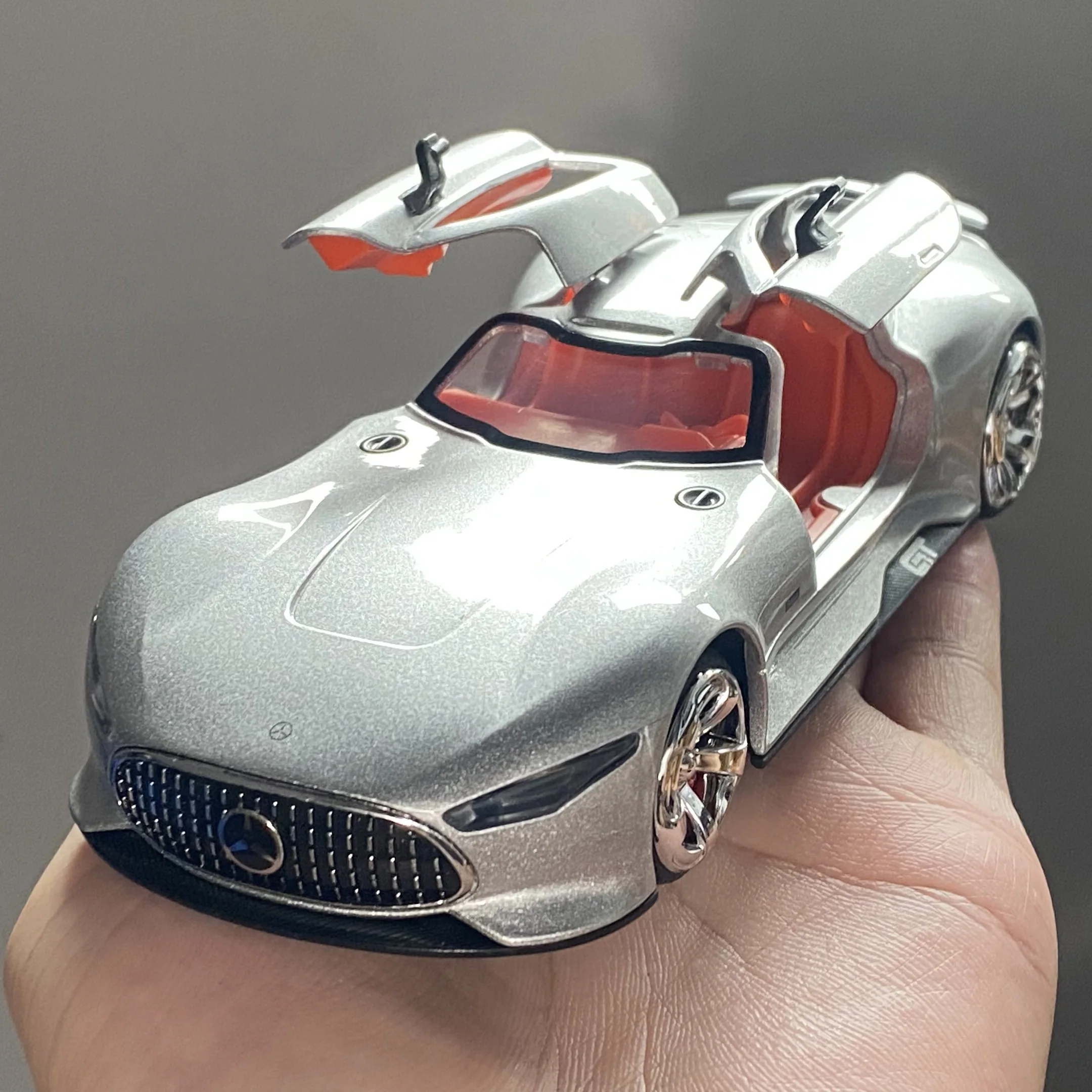 1:32 벤츠 AMG VISION GT 슈퍼 컨셉 스포츠카 합금 금속 다이캐스트 모델 자동차 사운드 & 라이트 후진 수집품 어린이 장난감