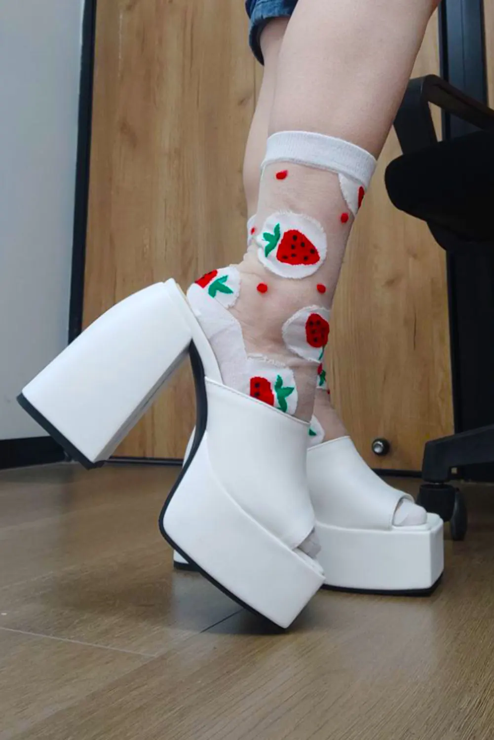 GIGIFOX Brand New Big Size 43 Summer White Chunky Heeled Mules High Heels Sexy Party Platform Heel Sandals Shoes For Women 2022