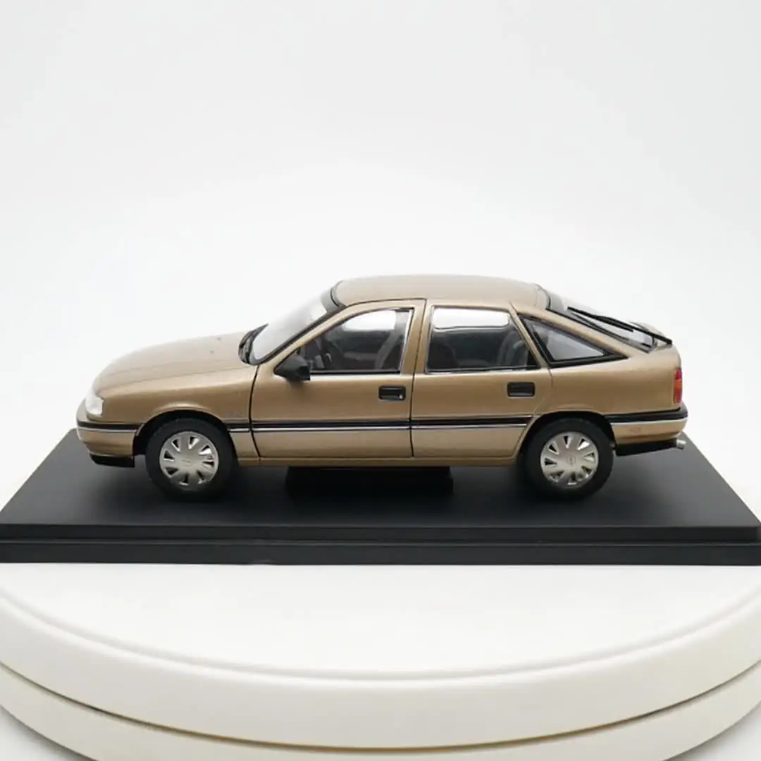 IXO 1:24 Opel Vectra A 2.0i GLS 1989 Diecast Car Model Metal Toy