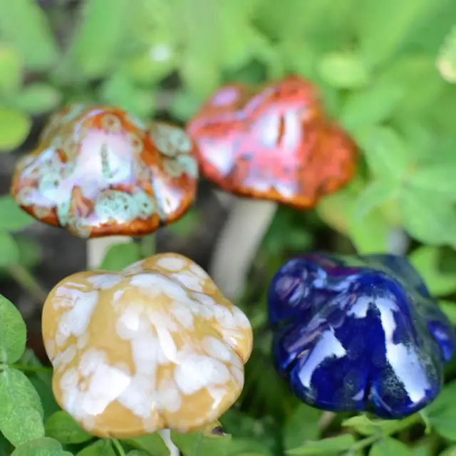 4Db/Set Toadstool Szobrok Keverjük Össze A Színes Kerti Díszek Dekoratív Vízálló Miniatűr Gomba Kerámia Szobrokat - Image 4