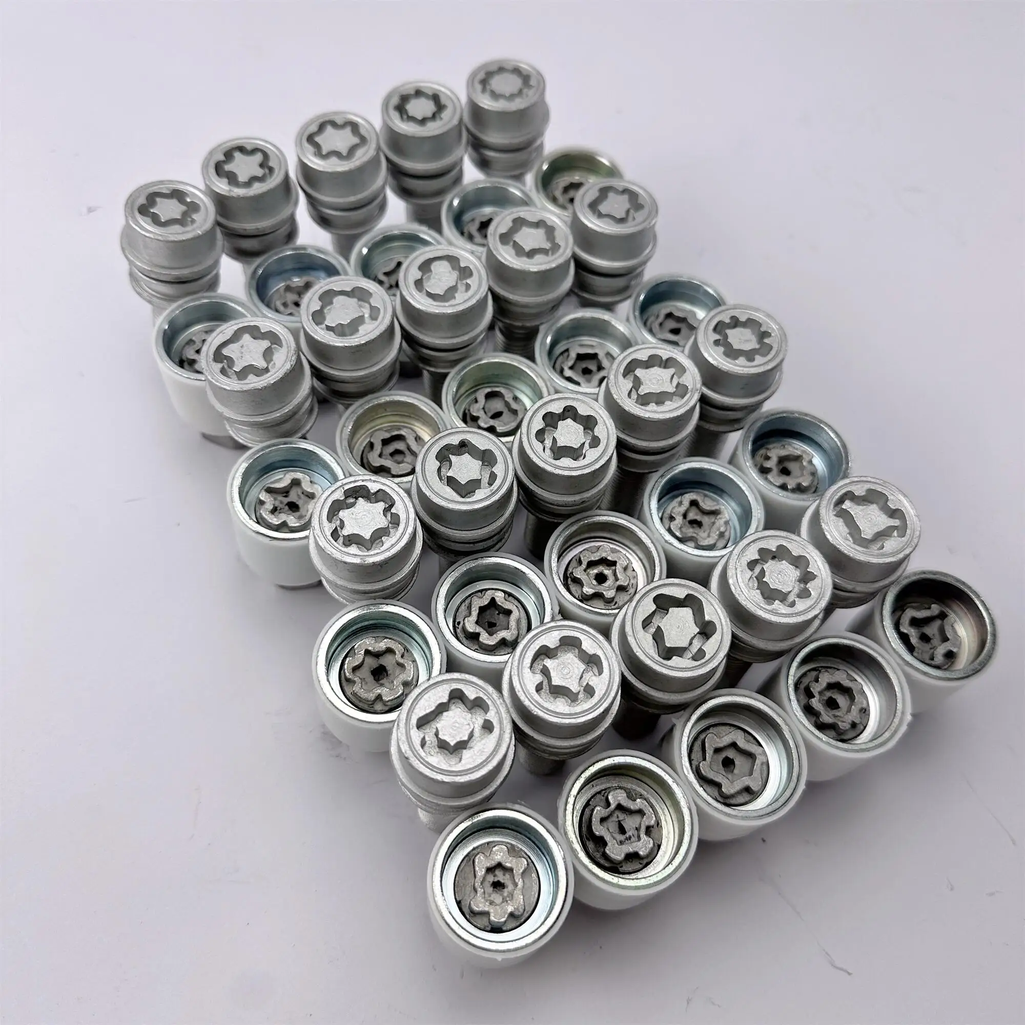 521-530 2H0698137 2H0698137A 7L0698137 7P6698137 Wheel Screw Anti 