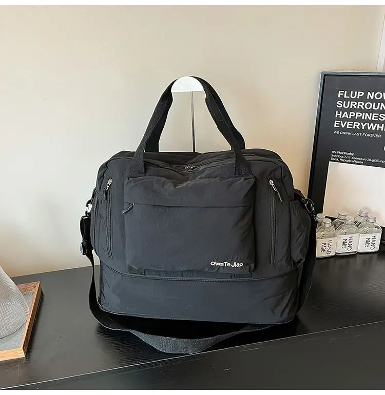 Large-Capacity Travel Tote Bag description 11