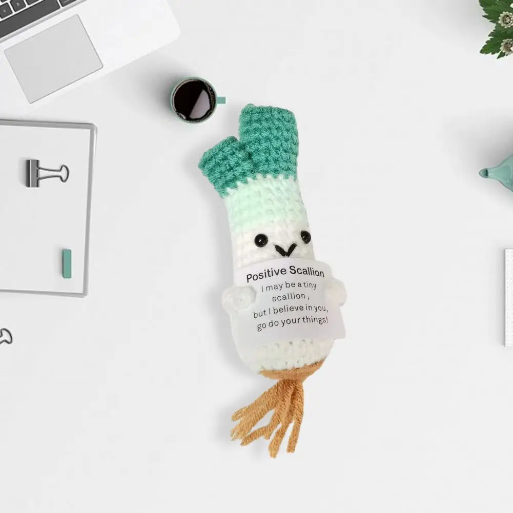 

Yarn Knitted Doll Handmade Knitted Doll Ornament with Positive Card Smiling Vegetable Fruit Chicken Mini Doll for Emotional