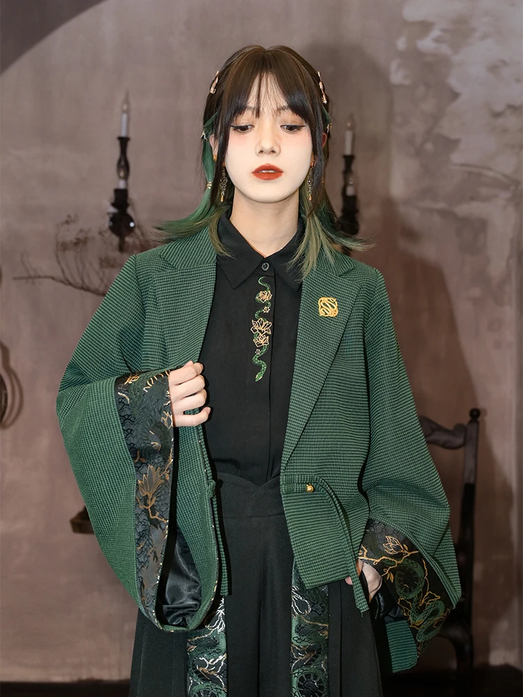New Chinese Style National Style Han Elements Wide Sleeved Jacket Female Woman Tassels Short Year Of The Snake Suit Weaving Gold
