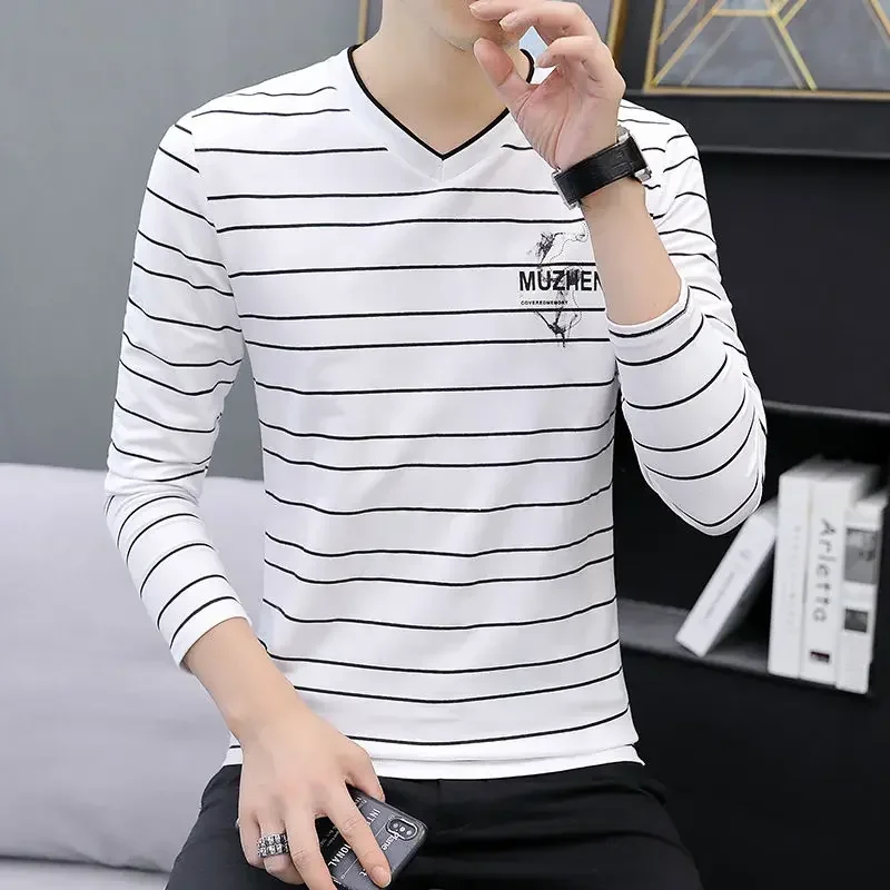 thumbnail image 1 of Camisetas para hombre, ropa ajustada para hombre, camisetas ajustadas con estampado gráfico, cuello en V, ropa de calle con citas, original, invierno, otoño, coreano, talla S, 1 of 4