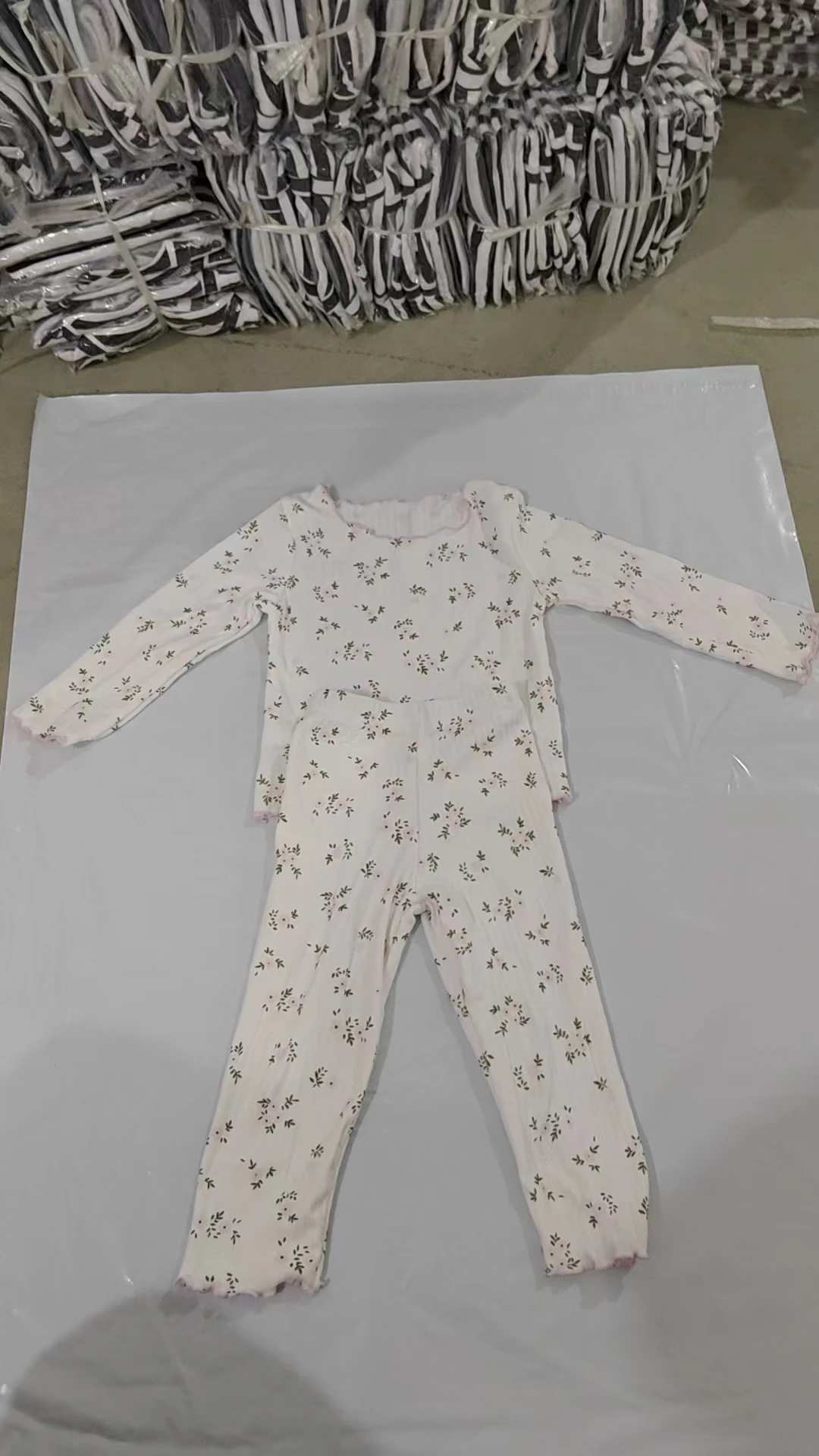 캐주얼 홈웨어 봄 가을 신상 여자아이 긴팔 긴바지 플로럴 러플 엣지 보온 파자마 여아 투피스 세트
