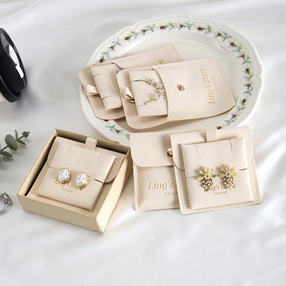 20/50/100 Sets Individuell Bedruckte 8x8cm Schmuck-Mikrofaser-Beutel mit 6x6cm Papierkarten für Ohrringe, Ohrstecker und Halsketten-Aufbewahrung – Detail 10
