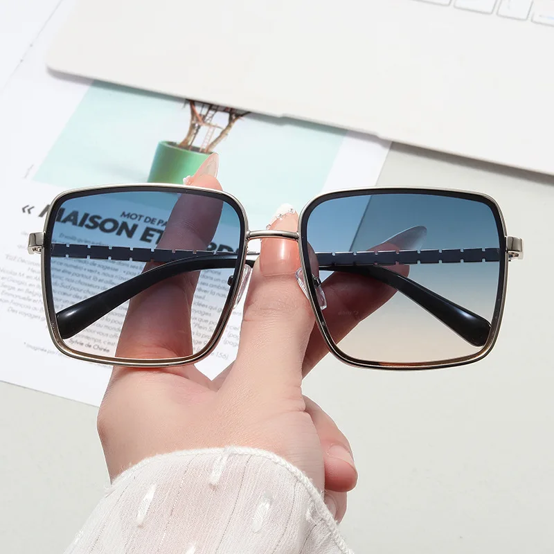 Óculos de sol femininos quadrados oversized vintage_voghion.com