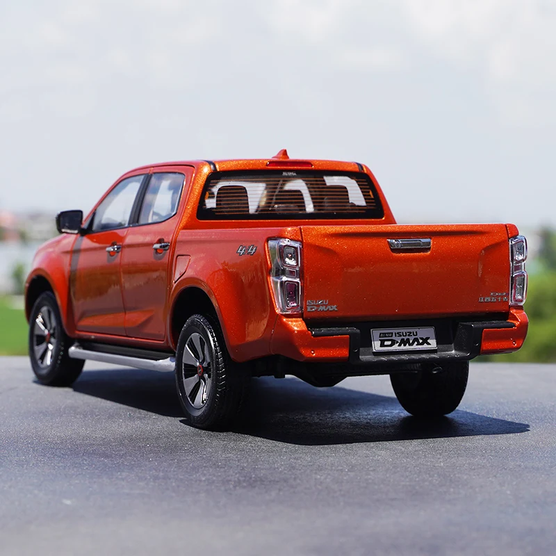 Amazon.com: Alloy Resin Car Vehicle Model 1 18 Fit for Isuzu