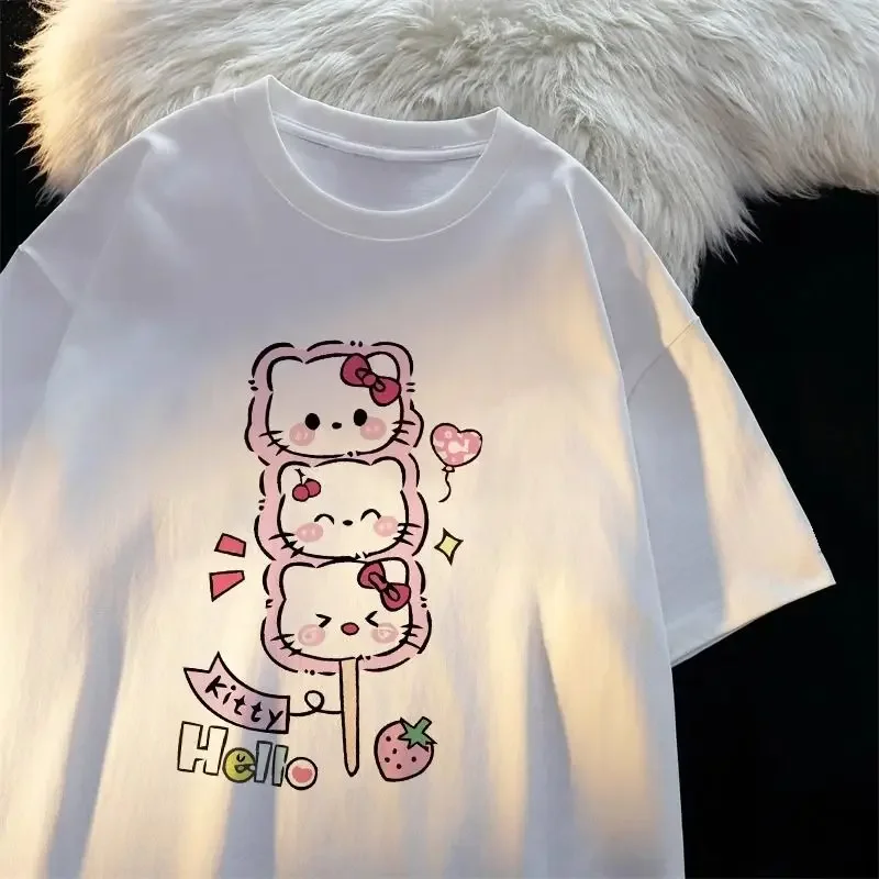 تيشيرت Hello Kitty بطبعة كرات الحلوى اليابانية (مت...