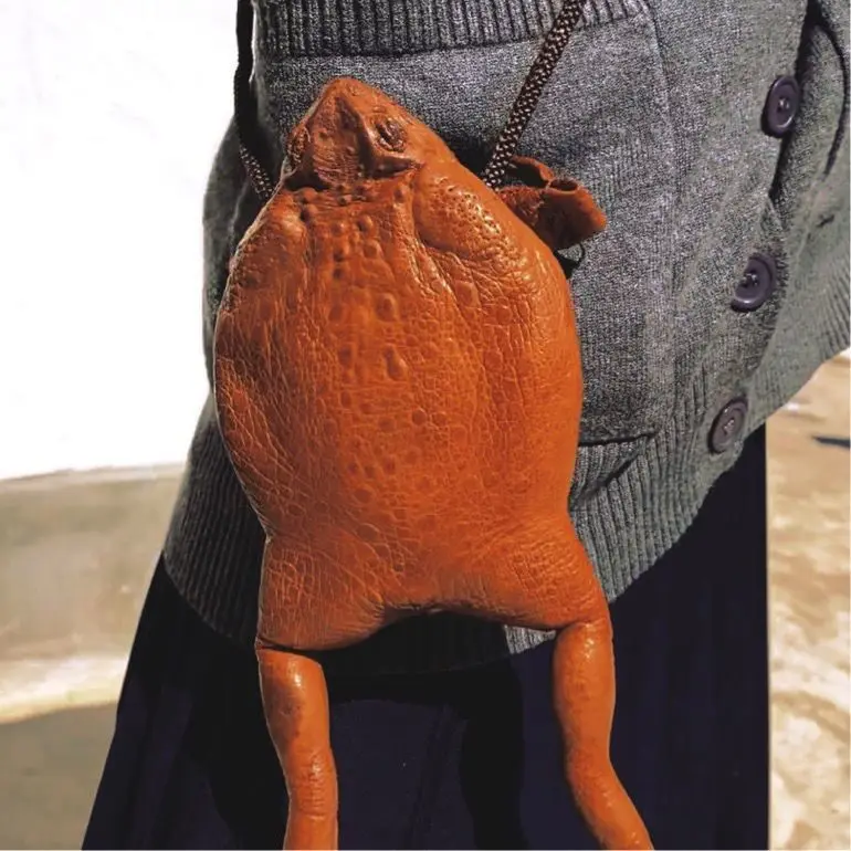 Original Genuine Leather Toad Women's Crossbody Bag European And American Fashion Personalized Creativity Animal Shoulder Bag