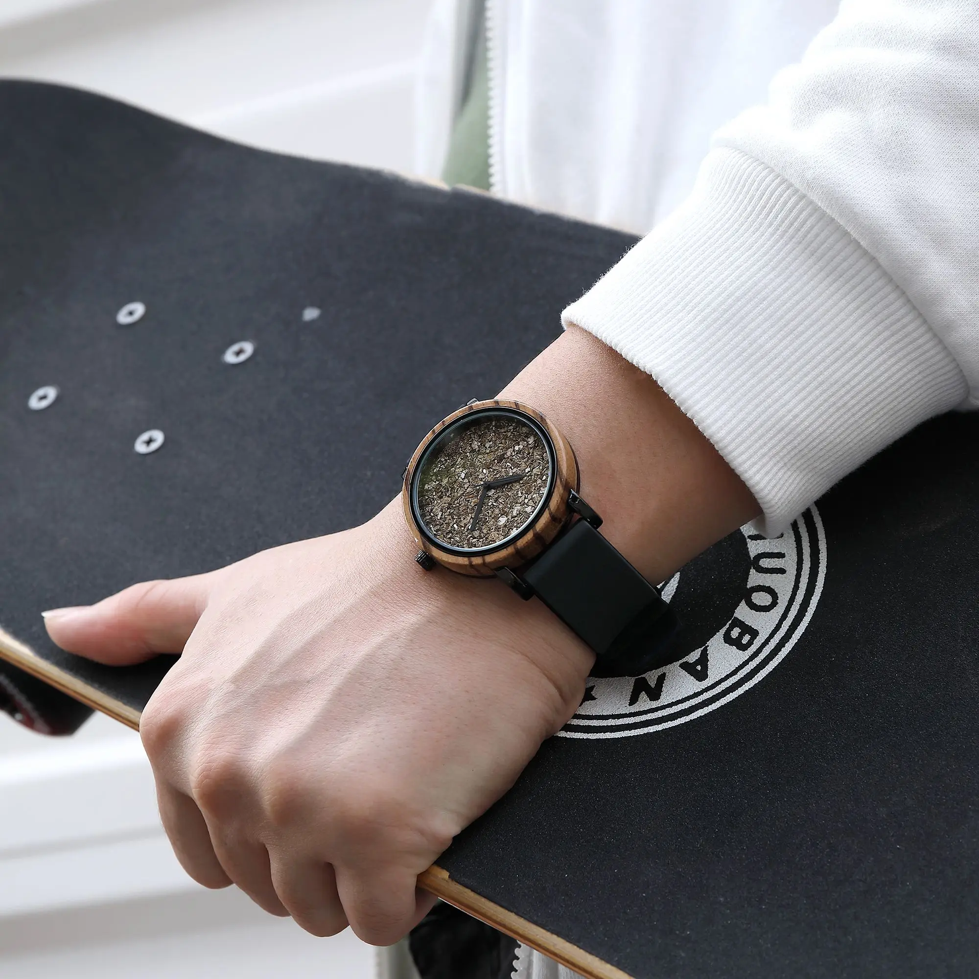 Creative Wood Watch Male New Design Luxury Brand Sports Military Quartz Wooden Watch for Men