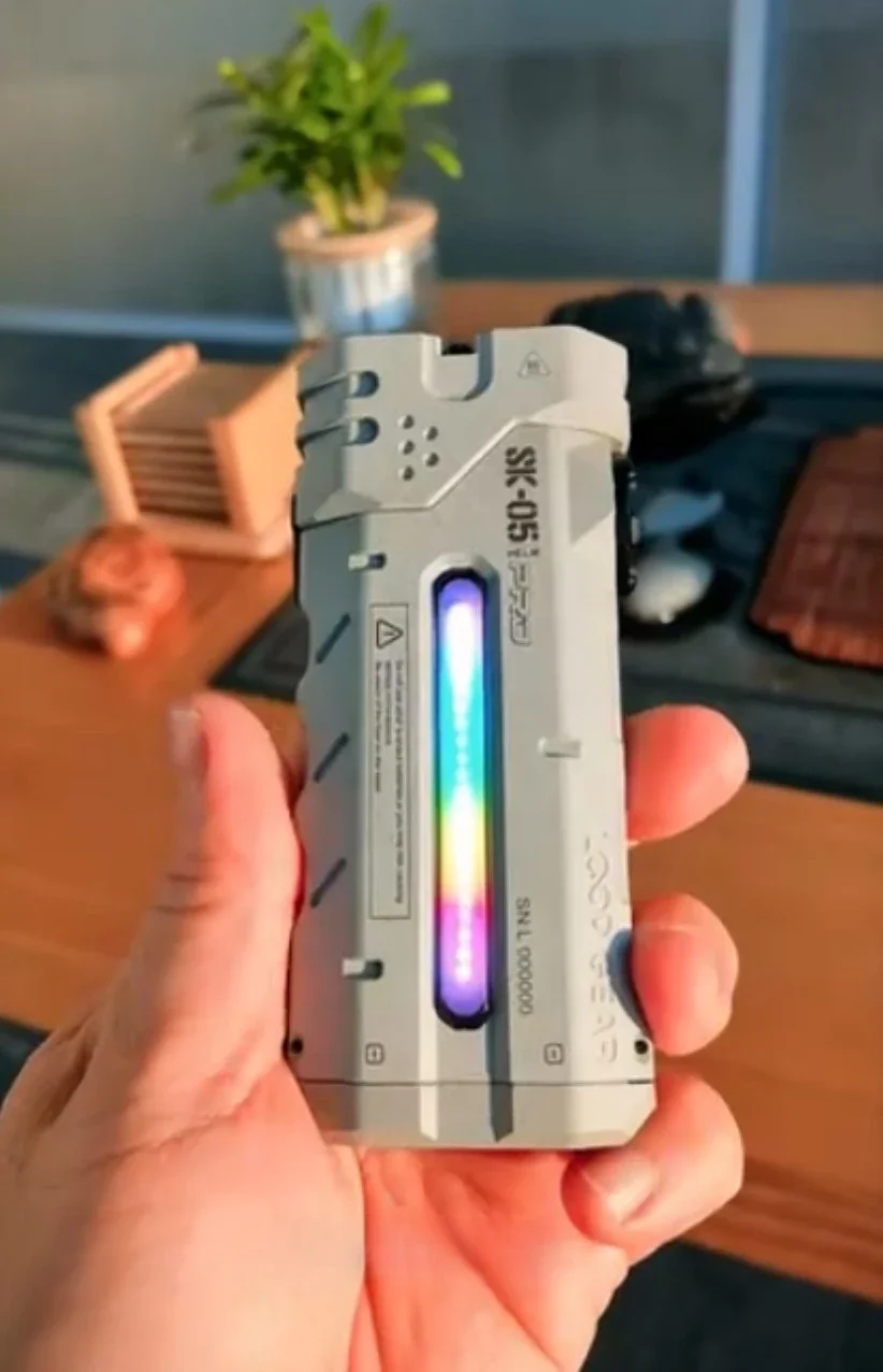 Waterproof Outdoor Multi Functional Flashlight with Long Range Strong Light