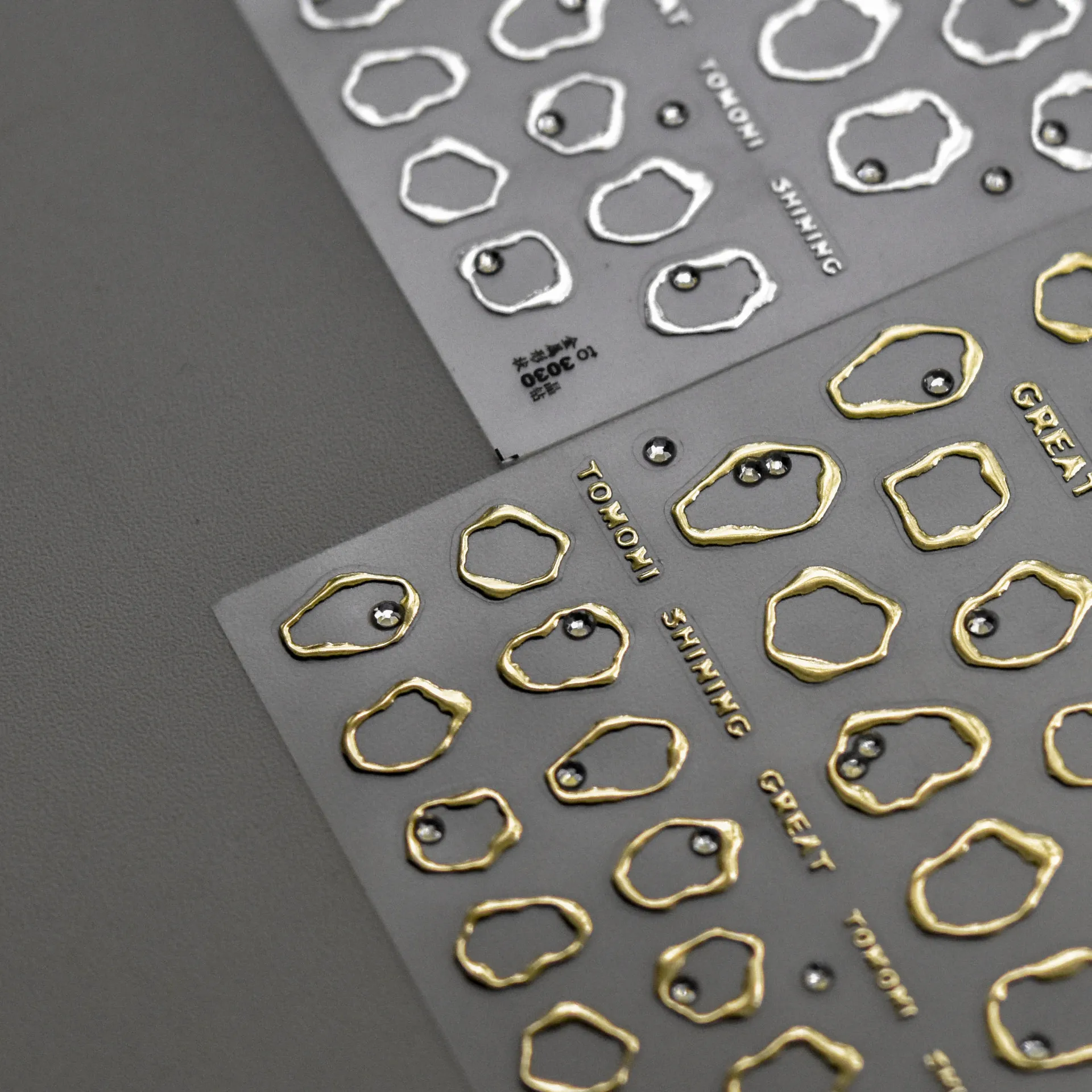 럭셔리 5D 크리스탈 라인스톤 네일 스티커 불규칙한 골든 프레임 네일 아트 스티커 DIY 네일 장식 부품 매니큐어 데칼