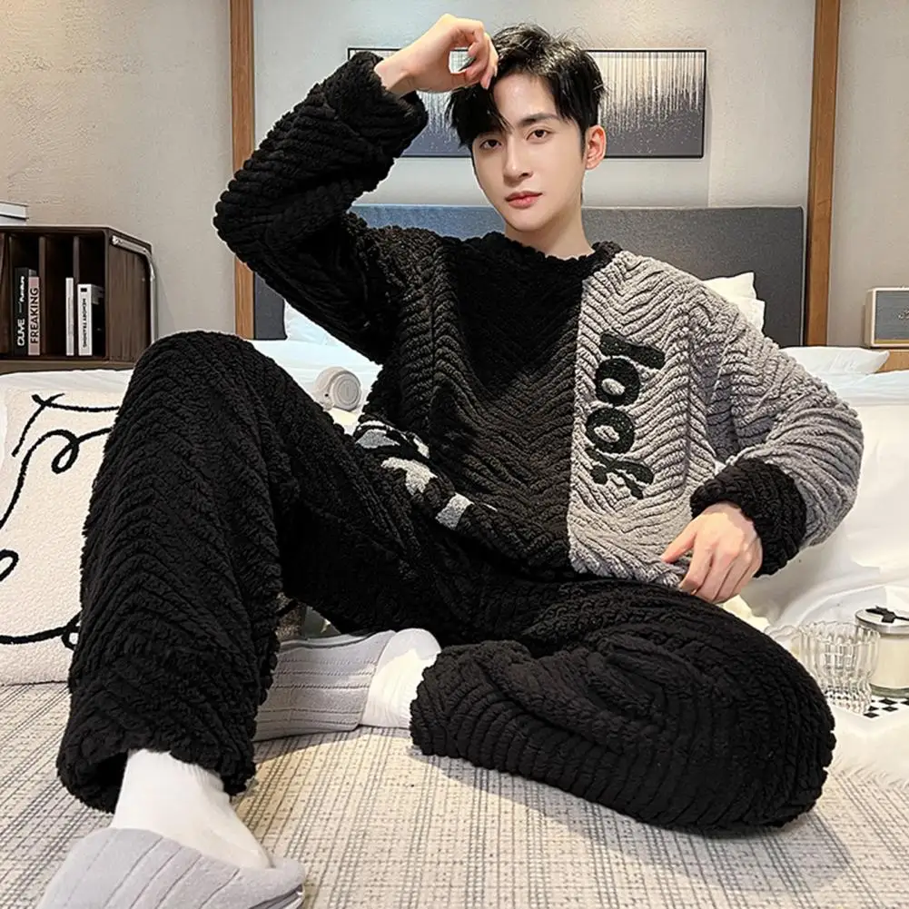 

Women Coral Fleece Pajamas Pajama Set with Contrasting Letters Men's Winter Pajamas Set with Round Neck Long Sleeve Thick
