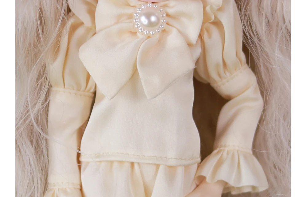 Selina – Premium Custom Neo Blythe Doll with Blonde Hair, White Skin & Matte Cute Face 4