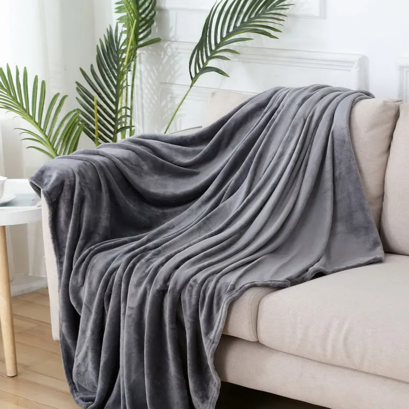 Fluffy Coral Velvet Blanket Flannel Plush Comfortable Thickened and Warm Soft Sofa Throw Blanket for Air-Conditioned Room Luxury 5