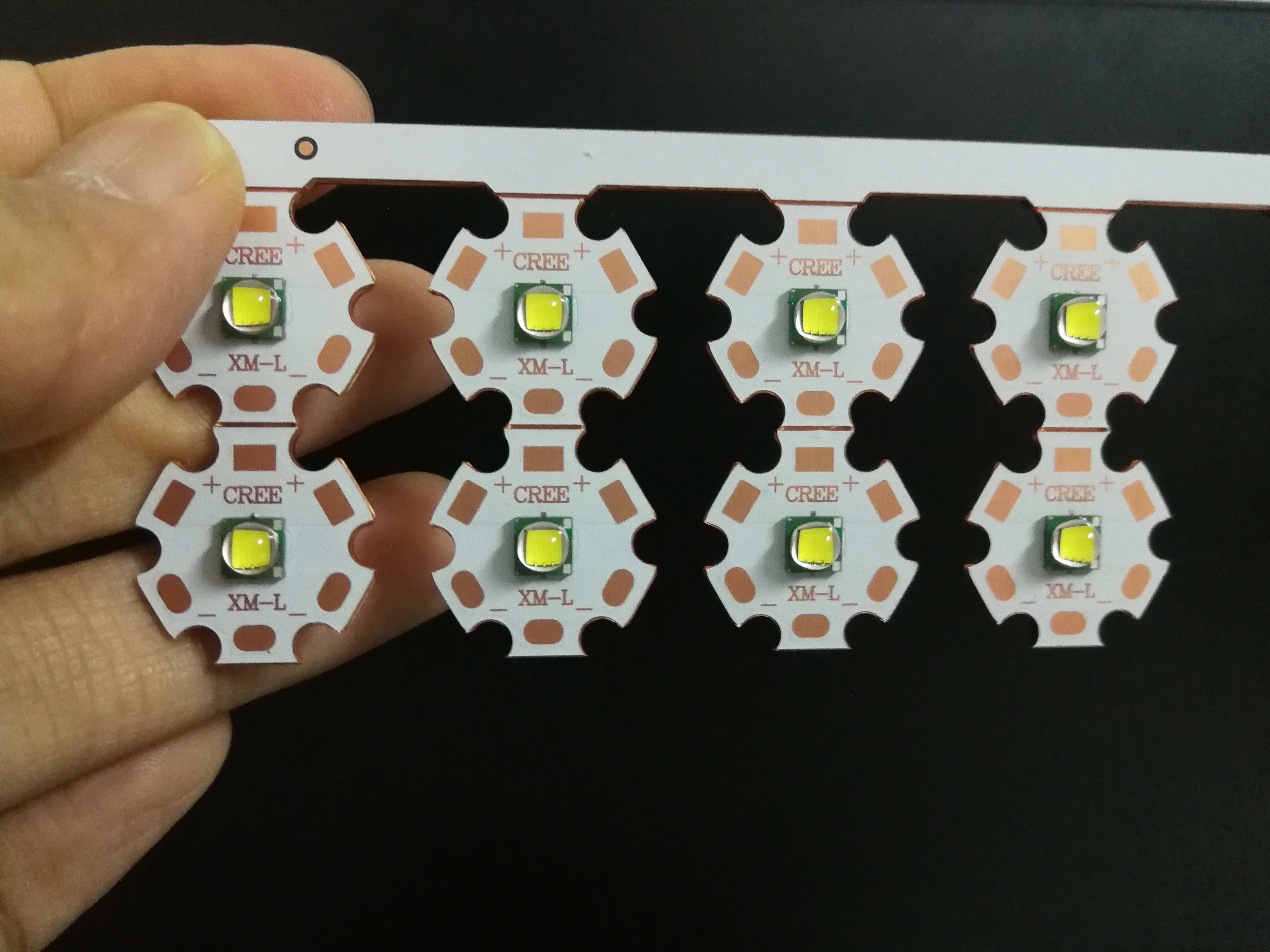 Оригинальный фонарь 1000 лм