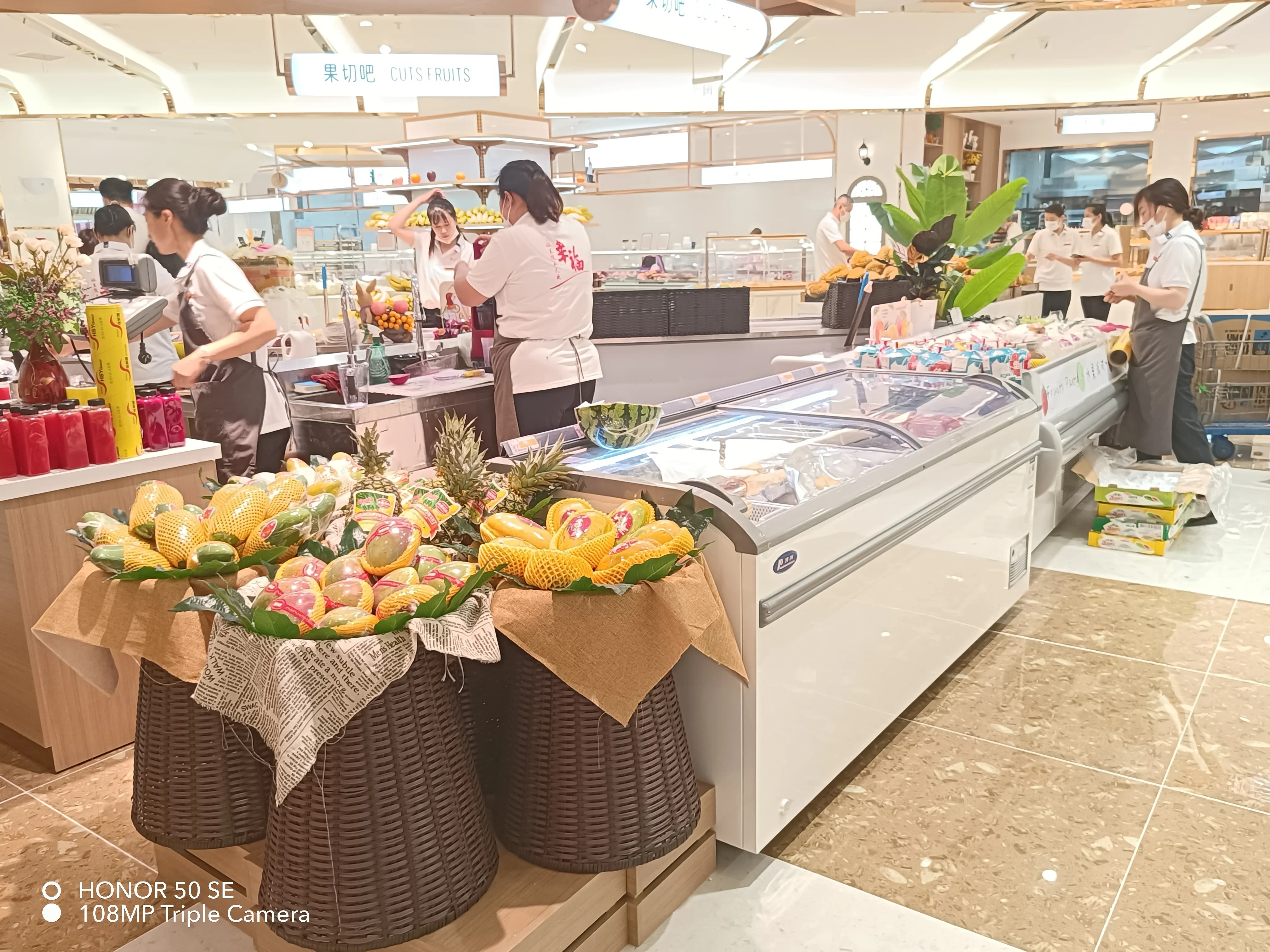 Supermarket Commercial Island Freezer Sliding Glass Curved Lid Chest Combined Island Fridge Freezer