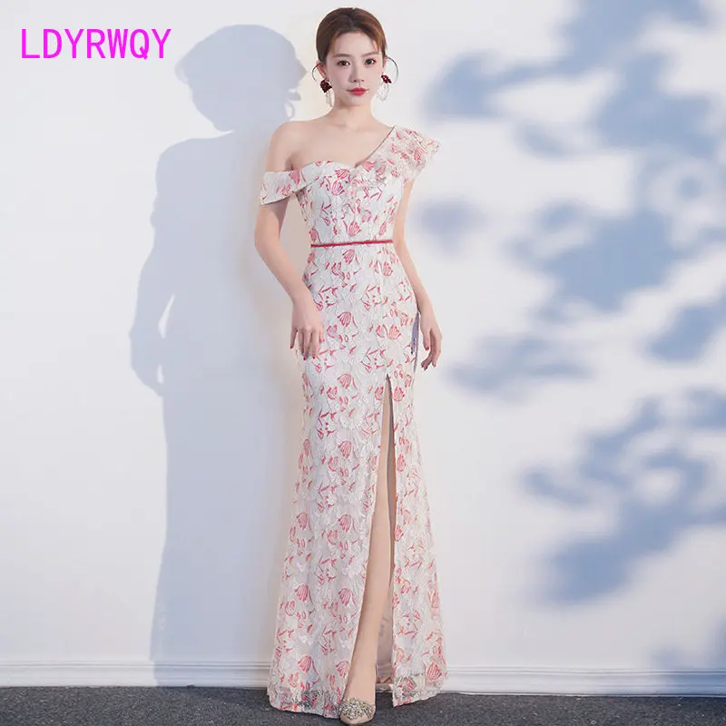 

Women's 2023 Spring New One Shoulder Style Fishtail Dress Slim