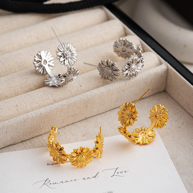 

Light luxury fashion sunflower earrings for women