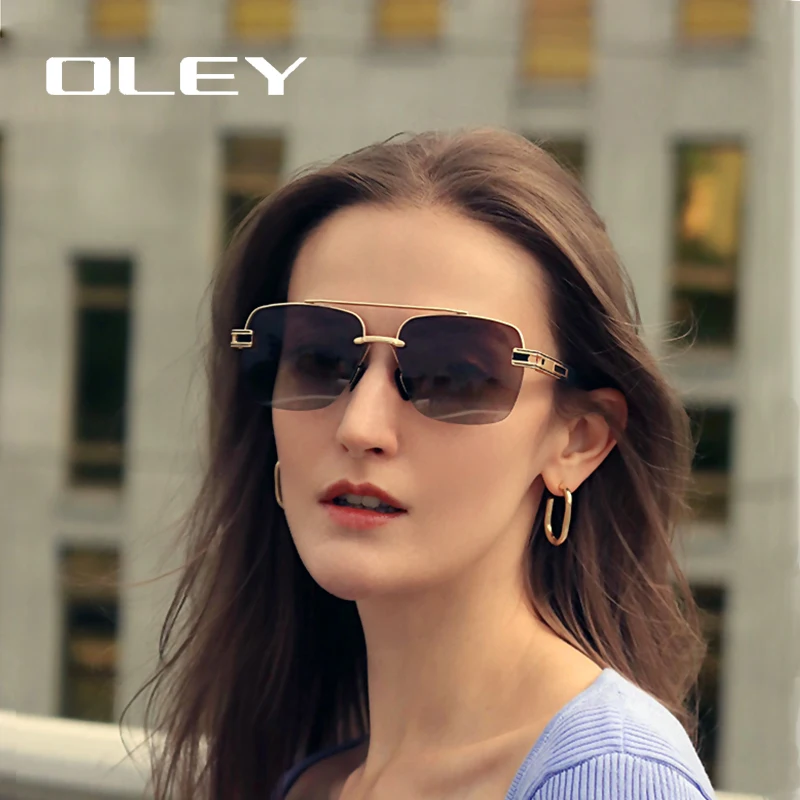 Женские солнцезащитные очки с градиентом OLEY черные поляризационные в полуоправе