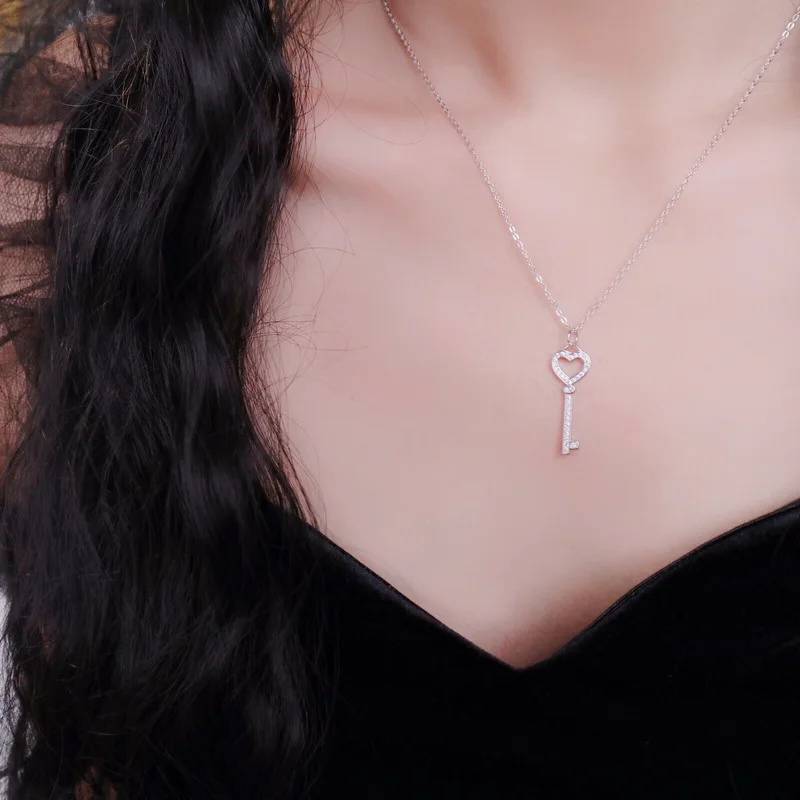 S925 Sterling Silver Simple Love Key Necklace for Women Inlaid zircon Hot-Selling Creative Sweet Peach Heart Collarbone Chain