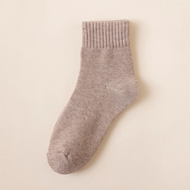 New Winter Vrouwen Socks Dikke Warme Effen Kleur Wol Harajuku Retro Koude Slip Mode Toevallige Kasjmier Modieuze Sokken 1-Pair C