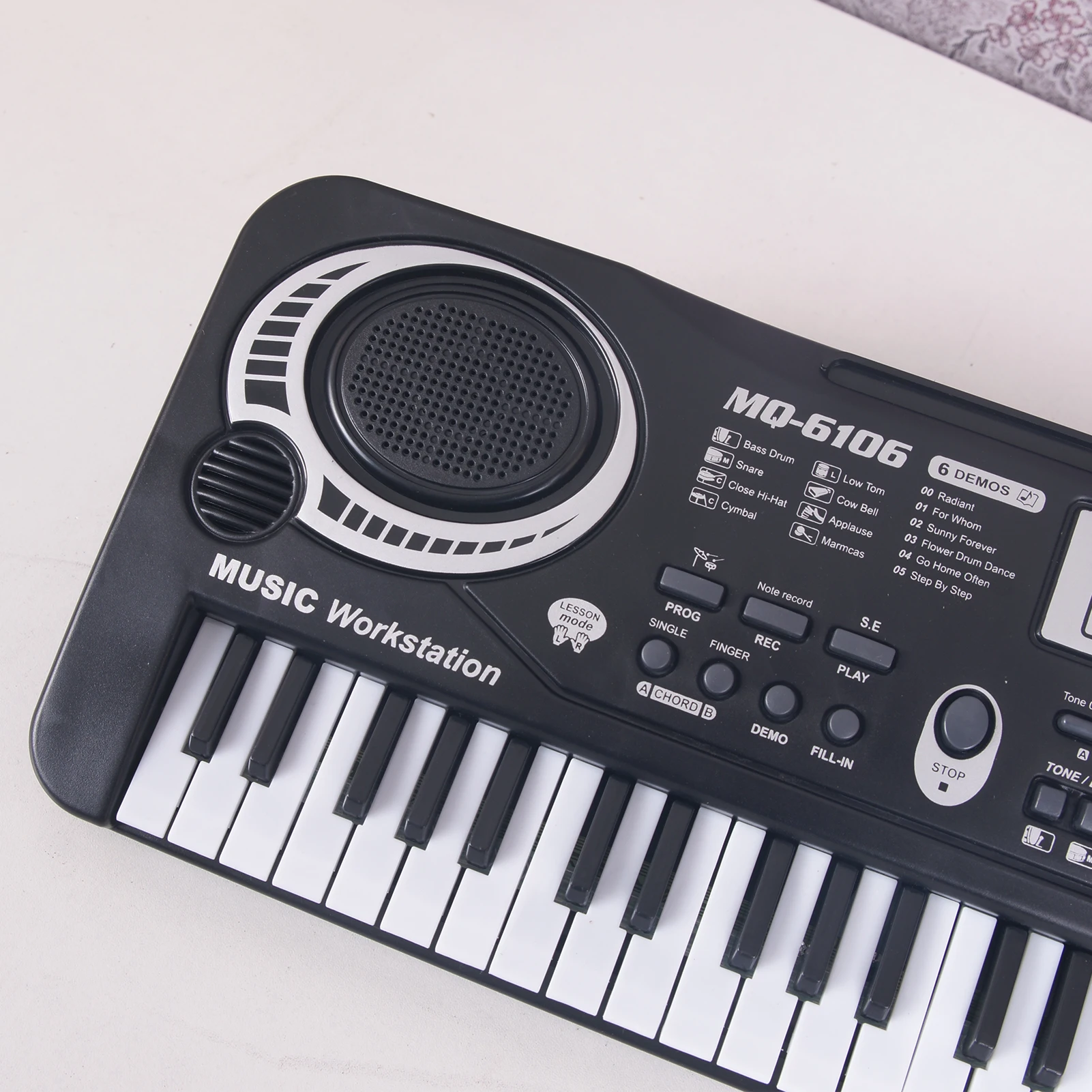 Hot 61 Keys Piano Digital Music Electronic Keyboard KeyBoard Black Electric Piano Kids Gift with microphone Keyboard instrument