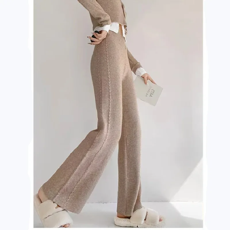 Рисунок 2 - Брюки женские трикотажные с завышенной талией