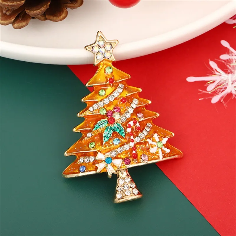 Discovering A New Christmas Brooch with Enamel Inlaid Diamonds, Autumn and Winter Sweater Set Accessories, Creative Interesting