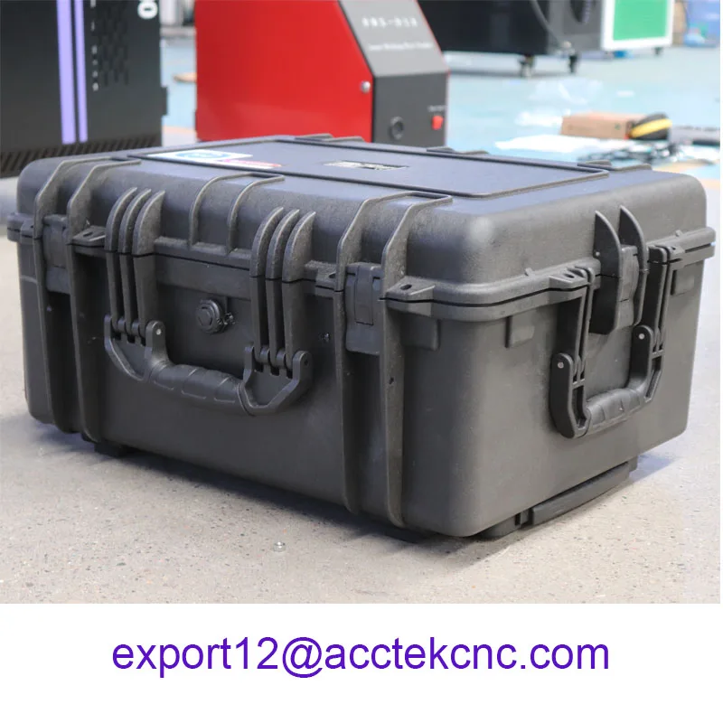 Rust Surface Paint Removing 200w 300w 500w Cleaner for Metal Luggage Backpack Pulse Fiber Laser Cleaning Machine Handheld