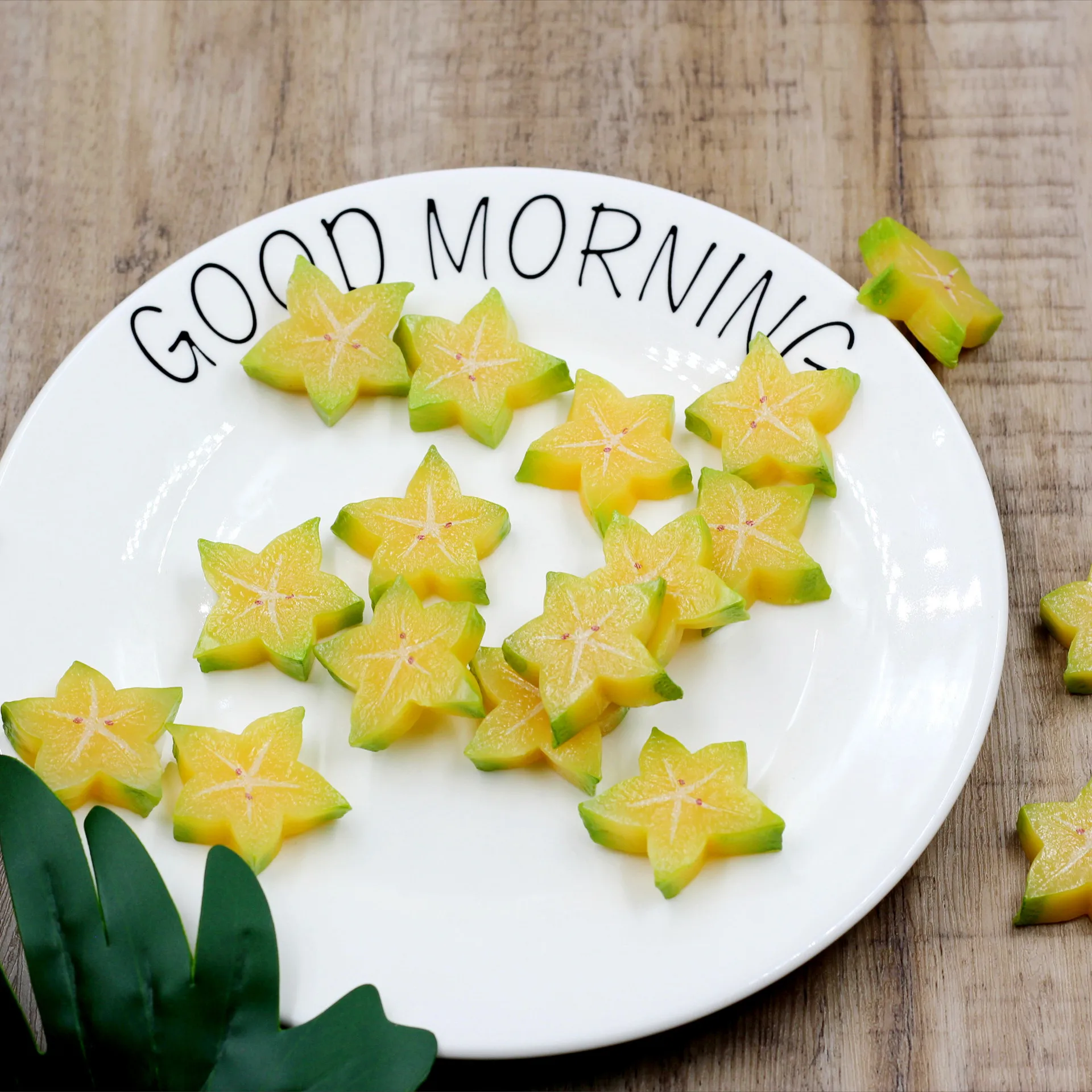 Simulated PVC fake fruit block, carambola slice block, food toy model DIY with decorative ornaments, food photography props