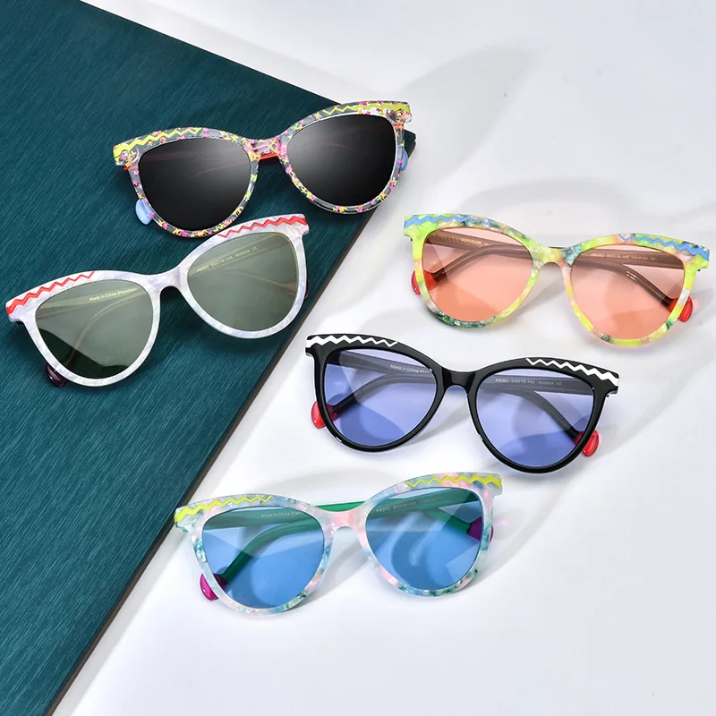 Niche fashion cat-eye sunglasses Polarized UV400 Oval Personality colored glasses Designer travel multicolor driving glasses