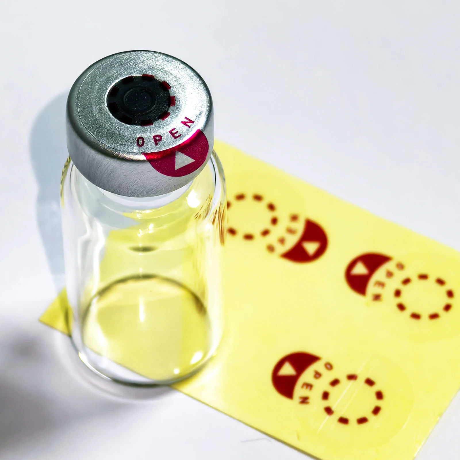 Laboratory Circle Sealing Sticker Self Adhesive Sealing Labels for 13/20 mm Aluminum Plastics Caps, Leak-Proof ,20pcs
