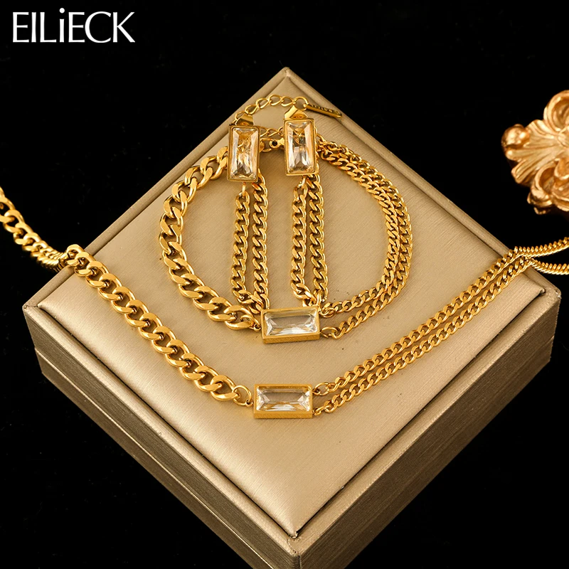 The "Clarity and Amplification" set.. a mixture of transparent crystal and double gold chains to attract abundance and success to...