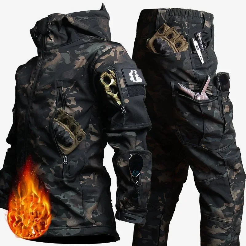New Outdoors Soft Shell Autumn and Winter Plush Thickened Mountaineering Tactics Training Waterproof Windproof Charge clothing