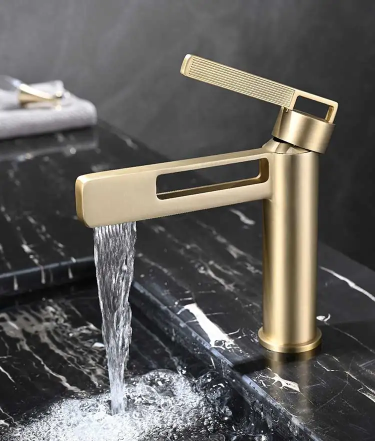 

New Luxury Brass Bathroom sink faucet Single hole Single handle High Quality Copper Basin mixer Tap Popular Design Bathroom Tap