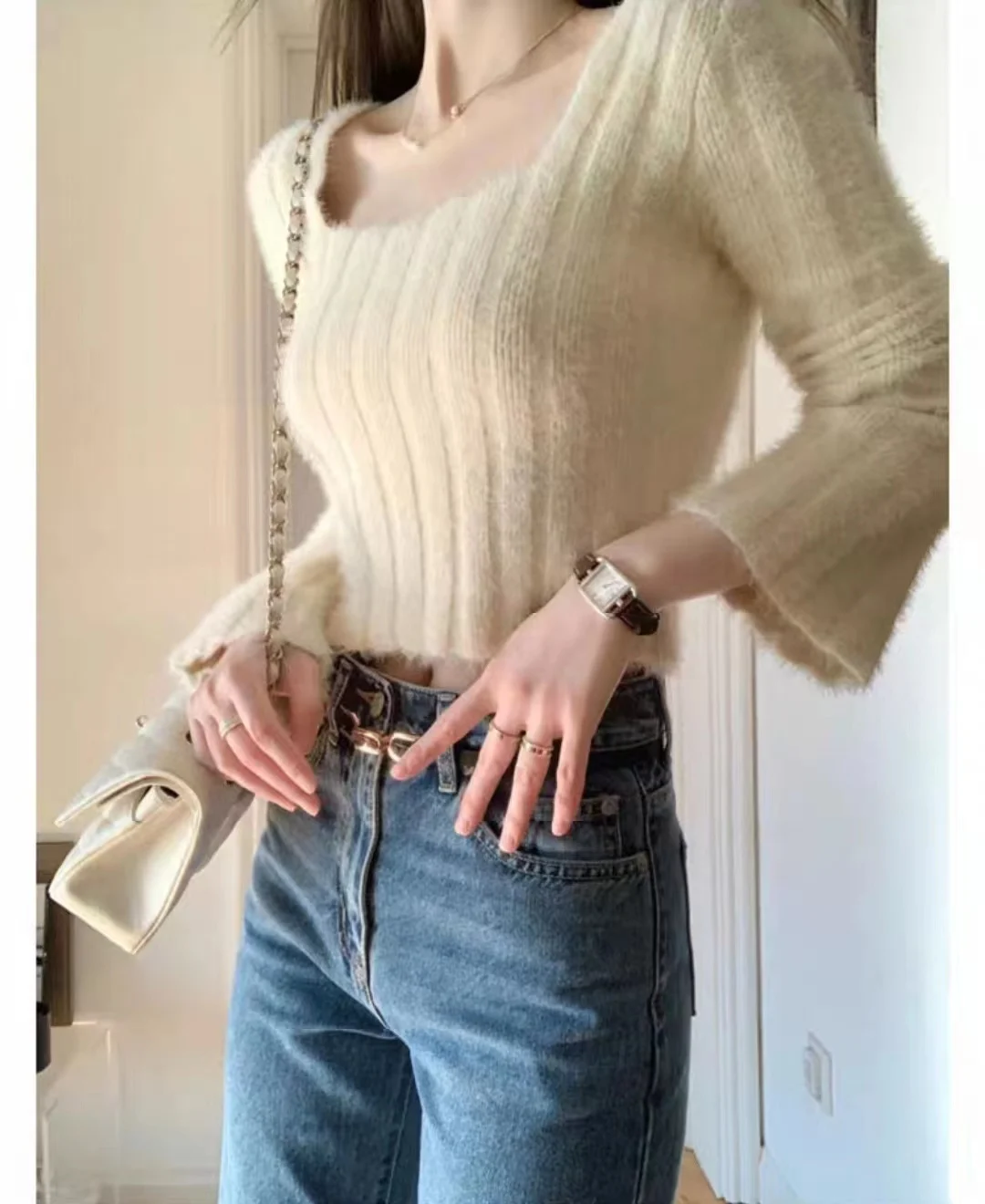 بلوزة نسائية