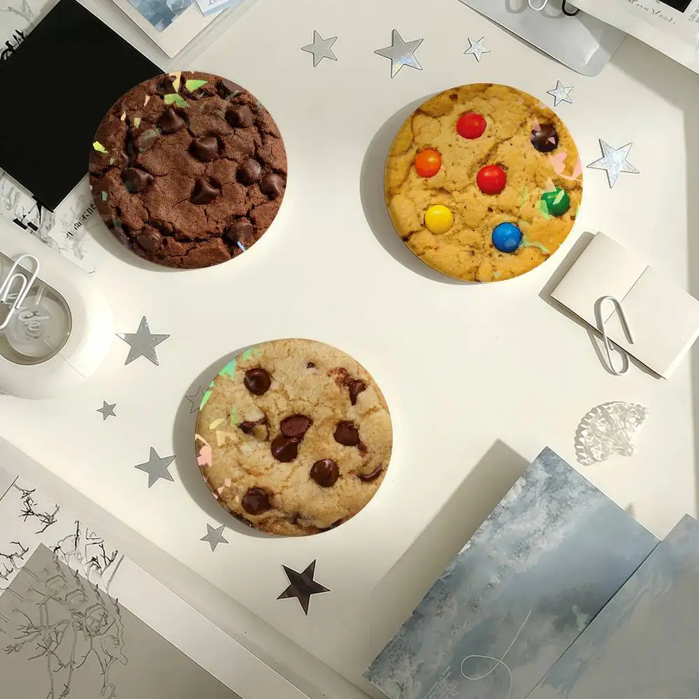 Crunchy Chocolate Chip Cookies Enamel Pin - Creative Brooch for Bags, Clothing, and Hats
