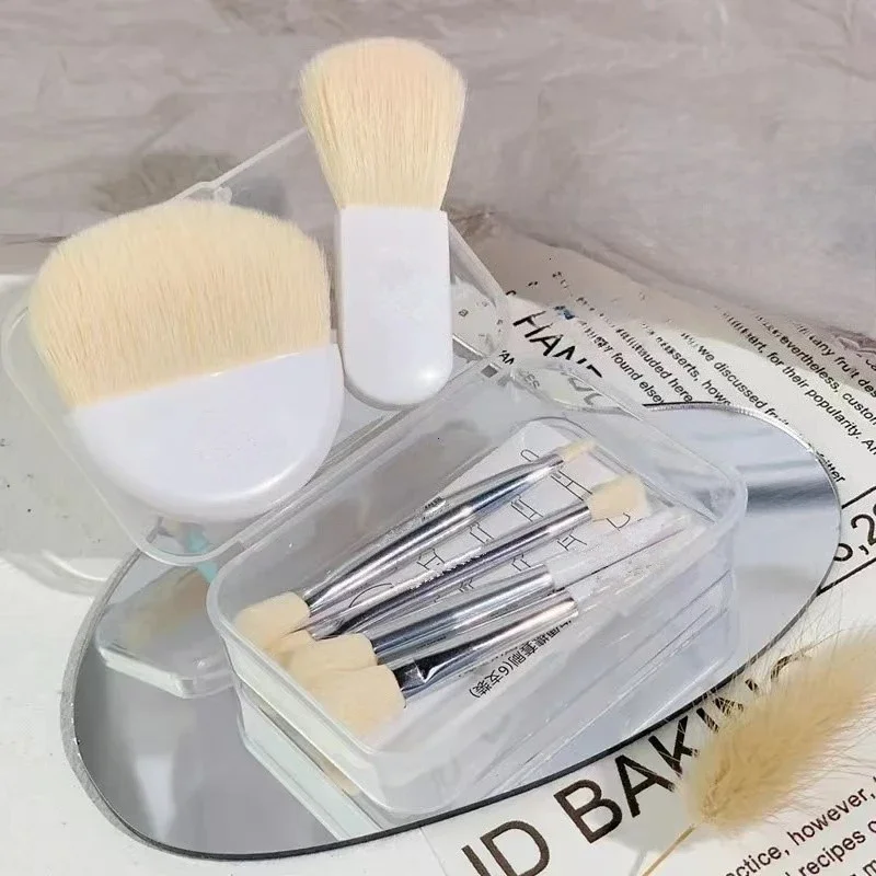 6-Piece Mini Professional Makeup Brush Set – Portable Beauty Tools