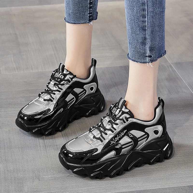 

Luxurious Designs New Women Fall Winter Silver Plush Sneakers Casual Platform Cross Lace Up Vulcanize Shoes Comfy Runway Shoes