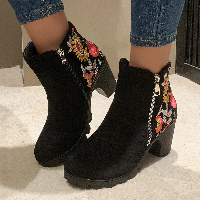

Ladies Shoes 2023 Hot Sale Side Zipper Women's Boots Winter Suede Round Toe Mixed Colors Short Barrel Chunky Heel Fashion Boots
