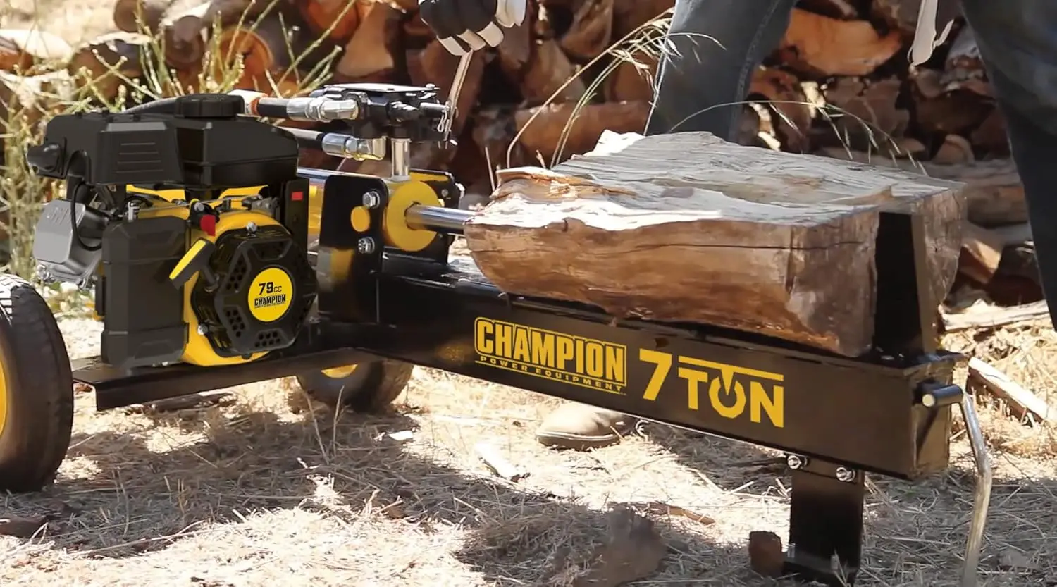 7-Ton Compact Horizontal Gas Log Splitter with Auto Return The Skewed Wedge Improves Splitting Efficiency